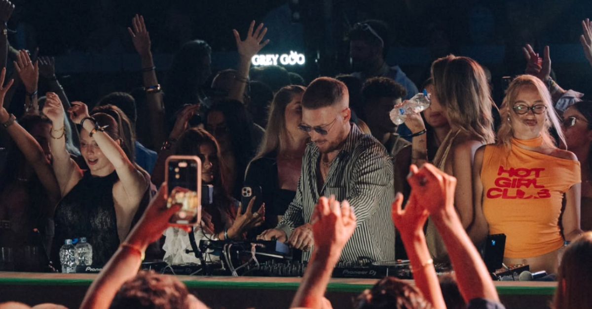 Hugel - 2026 - Cavo Paradiso - Reservations - Cloud 9