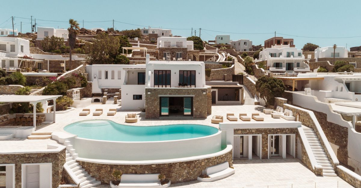 Luxury villa overlooking the Aegean Sea in Mykonos with infinity pool and sunset view